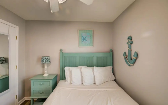 photo 4 of Fantastic Condo in Gulf Shores Directly on the Beach With Pool Covered Parking