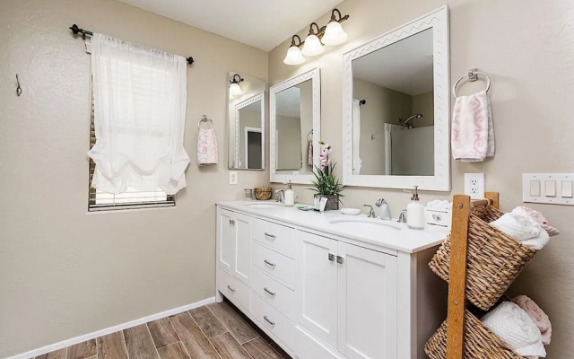 photo 3 of Farmhouse Surprise - 3 Bedroom by Casago