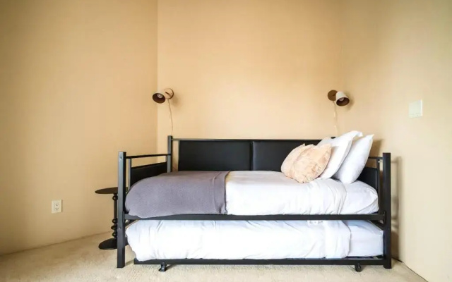 photo 4 of Sleeps 19, 7bdr Estate! Sports Court, Putting Green, Pool Farrier by Avantstay
