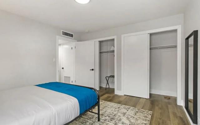 photo 5 of Fascinating 1BR Apartment in Skokie