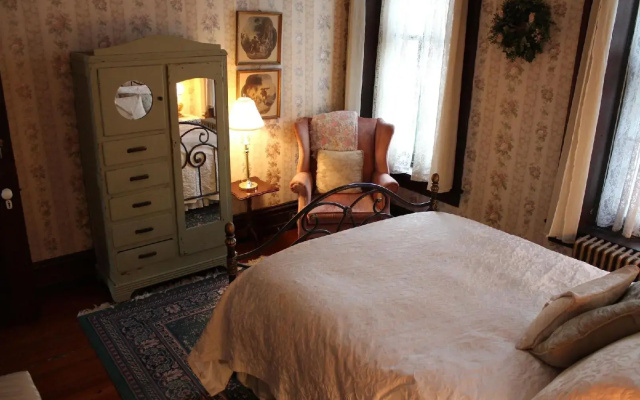 photo 2 of Faunbrook Bed & Breakfast