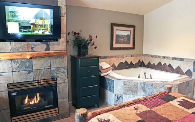photo 2 of Fawn Valley Inn: 105
