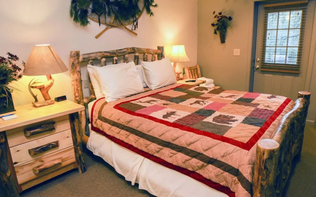 photo 3 of Fawn Valley Inn: 107