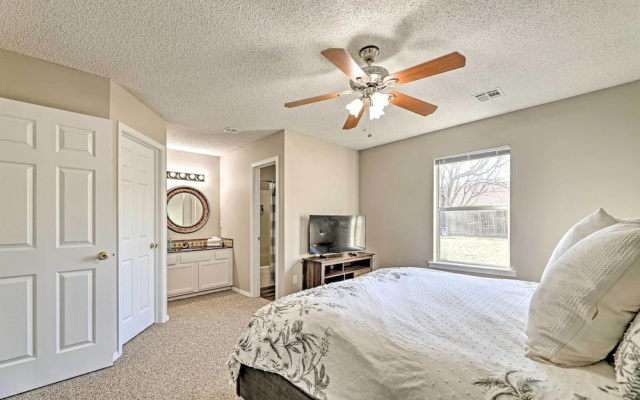 photo 2 of Fayetteville Home w/ Hot Tub ~ 3 Mi to U of A!