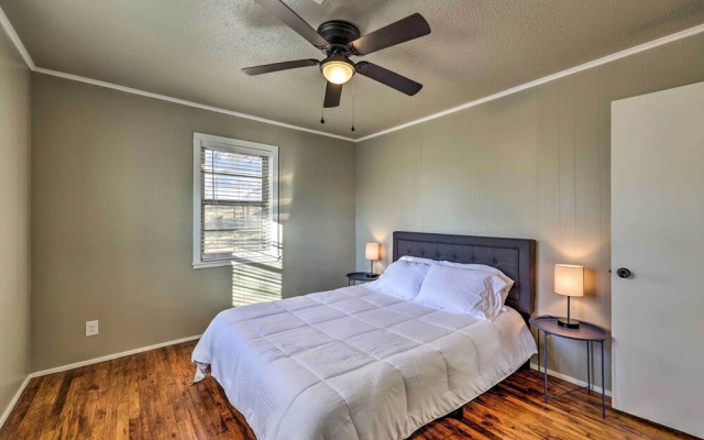 photo 4 of Fayetteville Vacation Rental - 2 Mi to Dtwn!