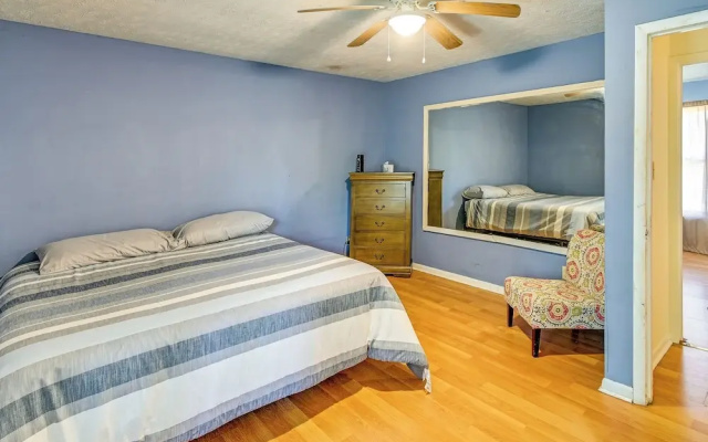 photo 5 of Fayetteville Vacation Rental w/ Yard!