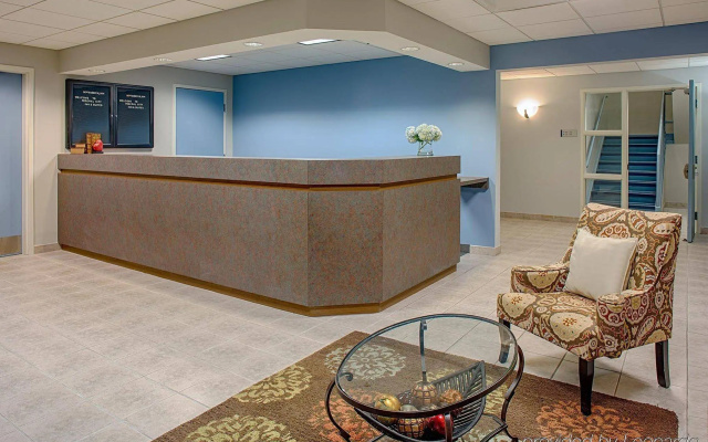 photo 2 of Federal City Inn & Suites