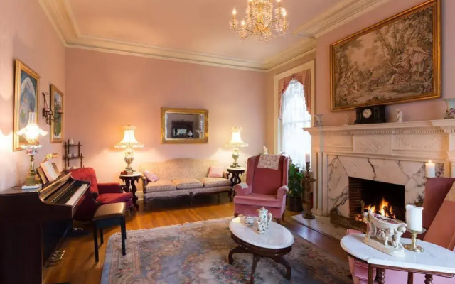 photo 2 of Federal Crest Inn B & B