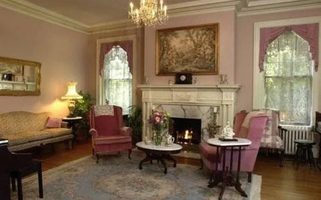 photo 3 of Federal Crest Inn B & B
