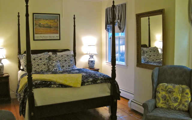 photo 3 of Federal House Inn