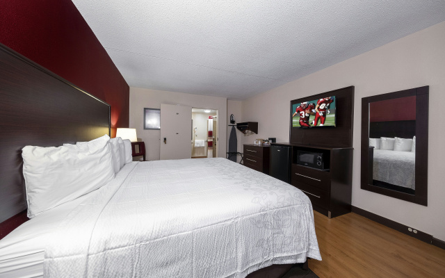 photo 4 of Red Roof Inn PLUS+ Huntsville - Madison