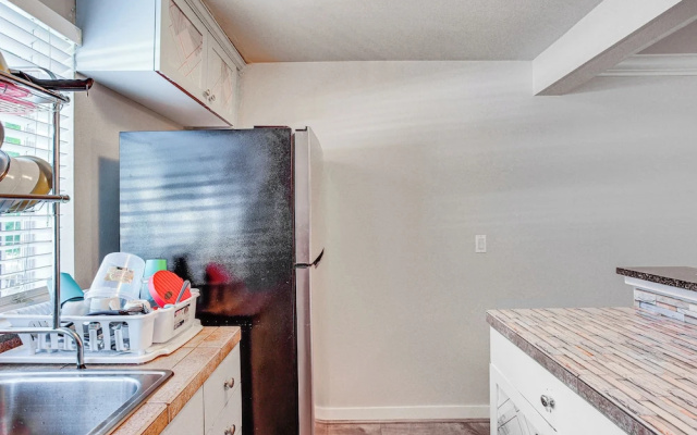 photo 2 of Federal Way Condo w/ Balcony: 21 Mi to Seattle!