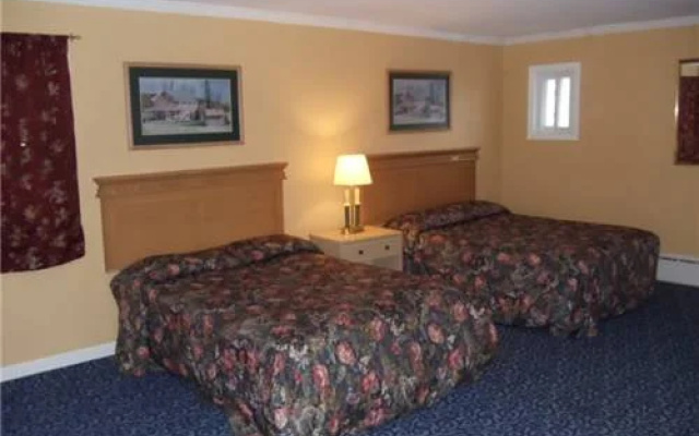 photo 2 of Fernwood Motel