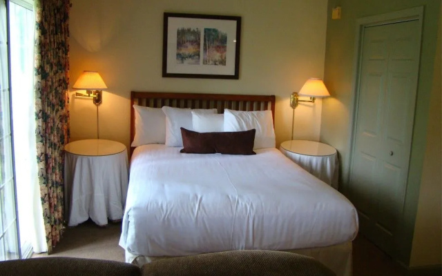 photo 3 of Fernwood Resort