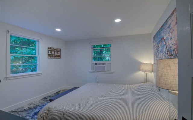 photo 2 of Ferry Tale Limit 10 3 Bedroom Cottage by RedAwning