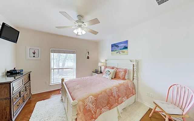 photo 4 of Festive Rockport W/ Large Yard, Near Beach 3 Bedroom Home