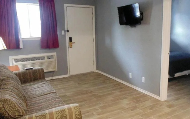 photo 2 of Fiesta Inn and Suites