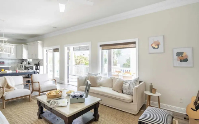 photo 2 of Fin by Avantstay 9 BR Destin Oasis With Pool & Spa Walk to Beach