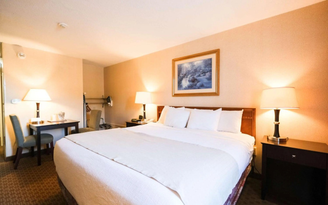 photo 2 of Fireside Inn & Suites Portland