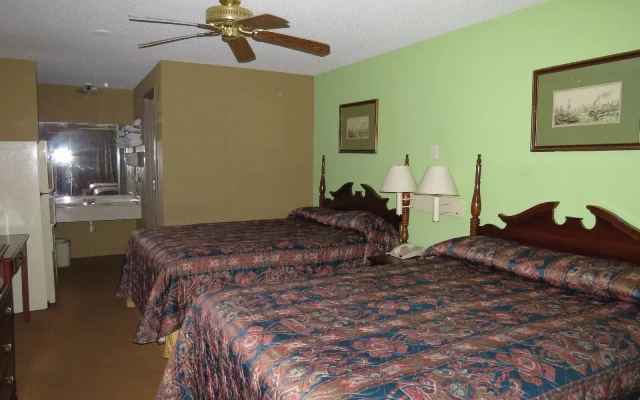 photo 4 of First Western Inn Caseyville