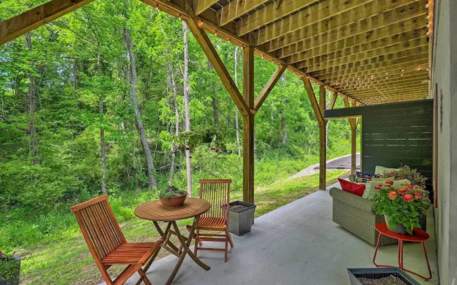photo 5 of First-floor Asheville Apartment: Great Location!