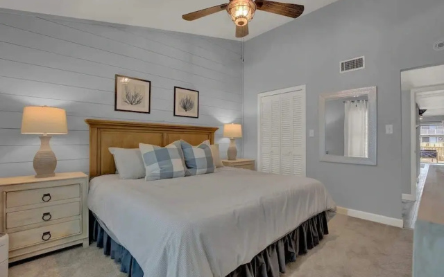 photo 4 of Fisherman Friend! - Coastal Condo - Views Await!