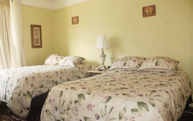 photo 4 of Fitzgerald Hotel