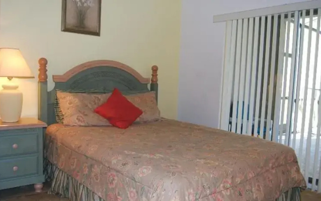 photo 5 of Five Bedroom House in Colombian Lakes by CFL Vacations