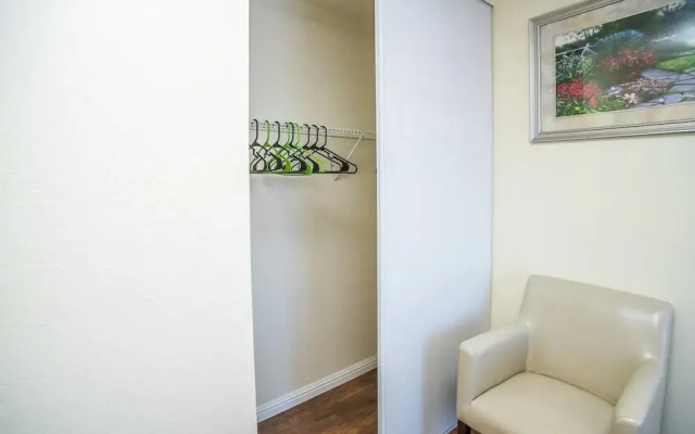 photo 4 of Flamingo Estate 4 Bd Luxury Las Vegas Condo