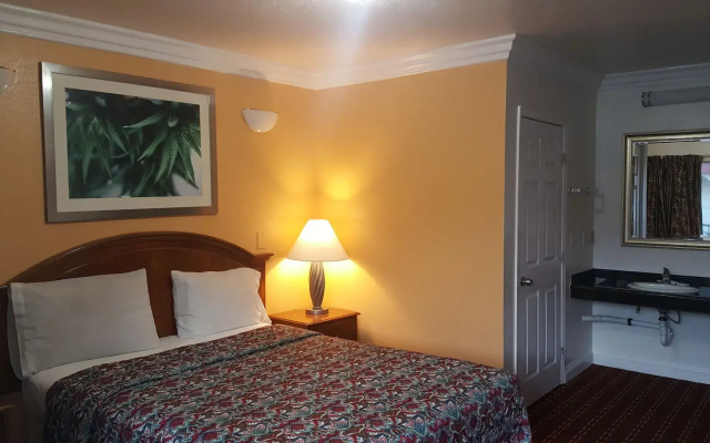 photo 5 of Flamingo Inn Long Beach