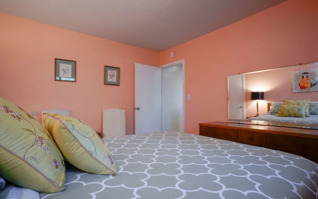 photo 4 of Flamingo Lady San Francisco Airport North Sleeps 6