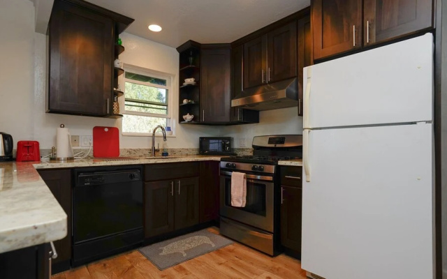 photo 5 of Flamingo Lady San Francisco Airport North Sleeps 6