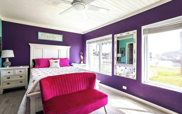 photo 4 of Room-flamingo Room on the Cotee River