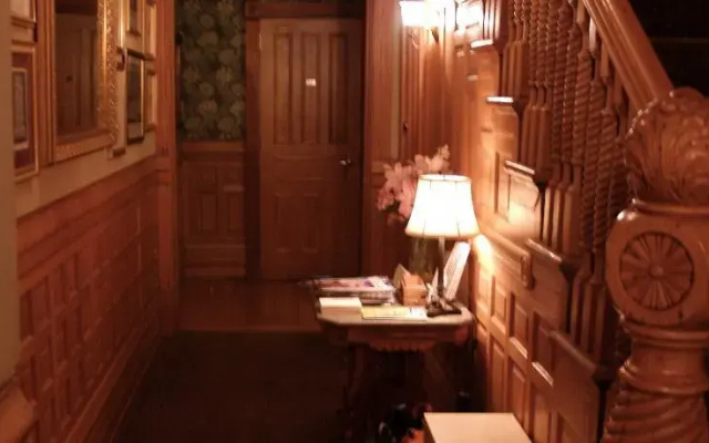 photo 2 of Flemish House of Chicago