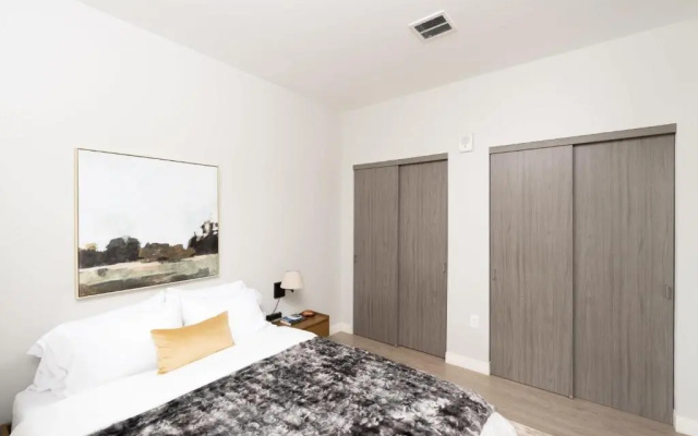 photo 3 of Flexhome Walker's Point 1BR Q1