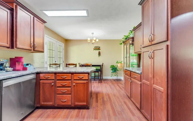 photo 2 of Flippin Haven: Spacious & Cozy Retreat 3 Bedroom Home