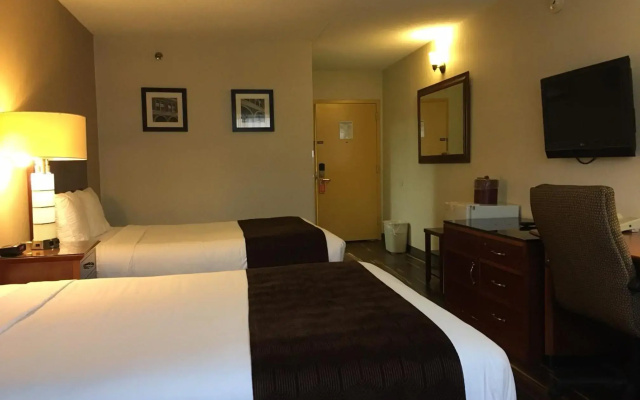 photo 3 of The Floral Park Motor Lodge