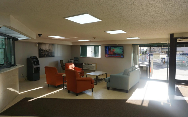 photo 5 of The Floral Park Motor Lodge