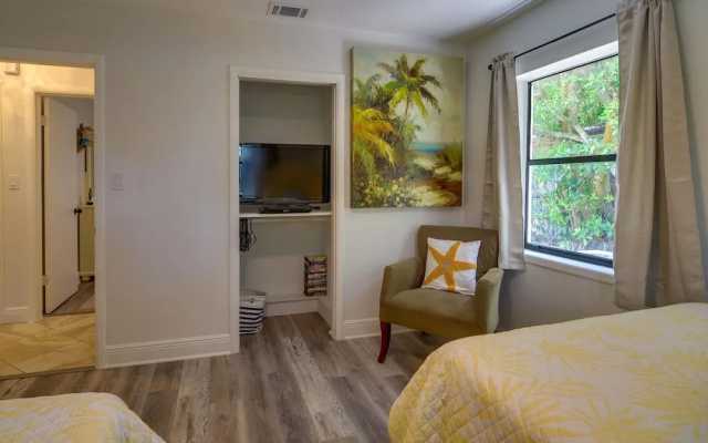 photo 2 of Melbourne Escape w/ Screened Patio, Near Beaches!