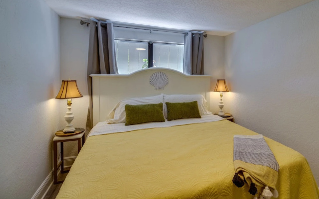 photo 4 of Melbourne Escape w/ Screened Patio, Near Beaches!
