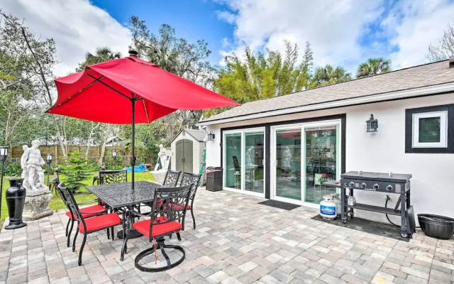 photo 5 of Florida Getaway w/ Patio ~ 3 Mi to Beaches!