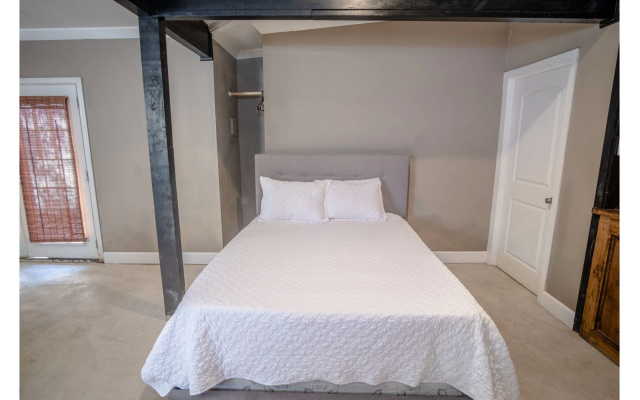 photo 4 of BIG Studio Near Downtown With All Amenities