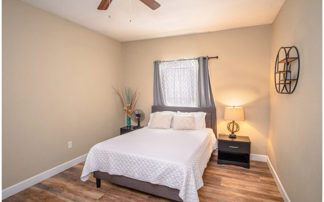 photo 5 of Large 3br/2ba Family Home W/patio Near Downtown!