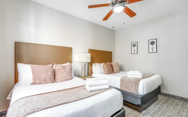 photo 3 of Disney Good Neighbor Resort Condo < 4 Mi to Wdw!
