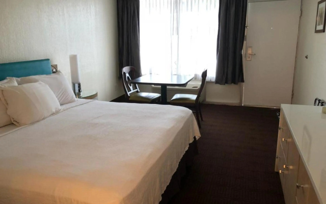 photo 5 of Floridian Hotel