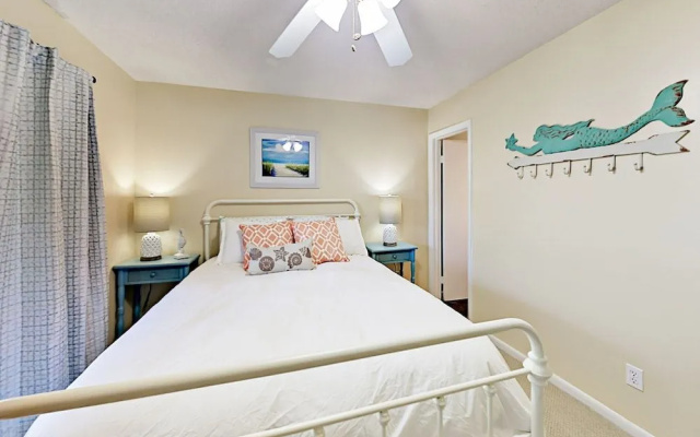 photo 2 of Folly Field Condo #27e Fiddler's Cove 2 Bedrooms 2 Bathrooms Condo