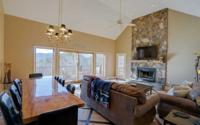 photo 5 of Fontana Lakeview Escape 4 Bedroom Home