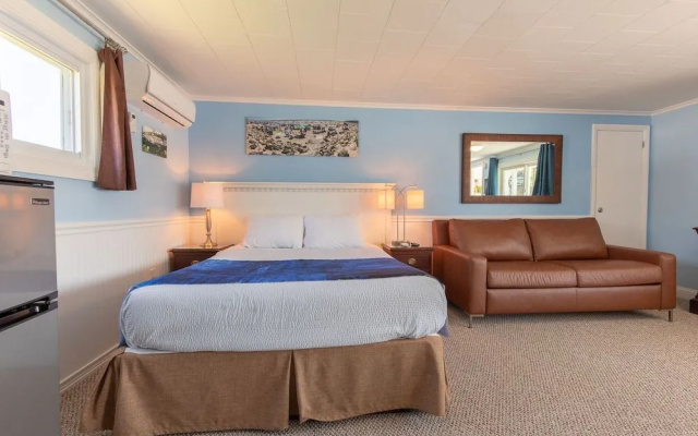 photo 2 of Footbridge Beach Motel