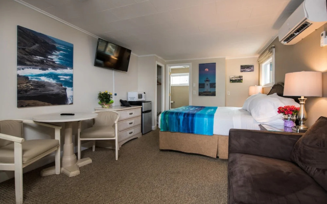 photo 3 of Footbridge Beach Motel