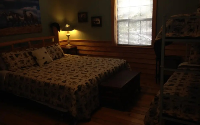 photo 2 of Forest Creek Cabin 3 Bedroom Holiday Home By Pinon Vacation Rentals
